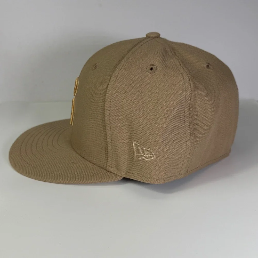 New Era 59FIFTY Fitted Hat Mens 7 3/8 Tan Chicago White Sox Saturn Cooperstown